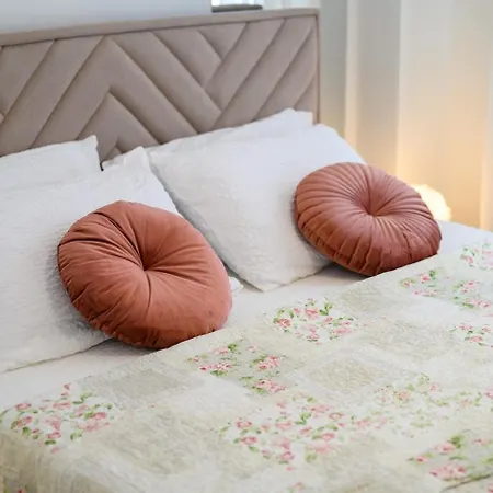 Charming Charlie Apartment Metkovic