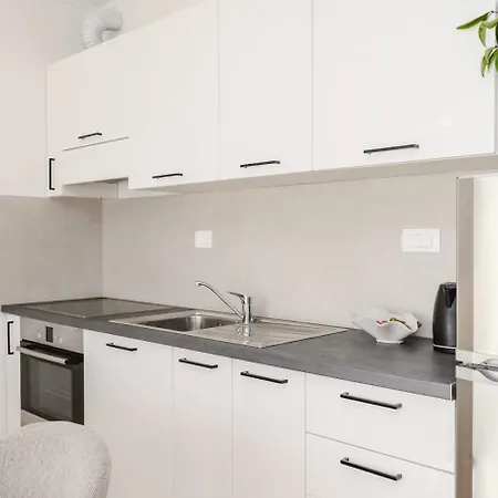 Apartment Charming Charlie *