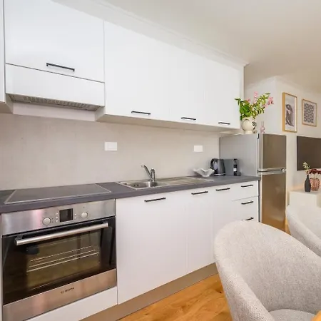 Apartment Charming Charlie *