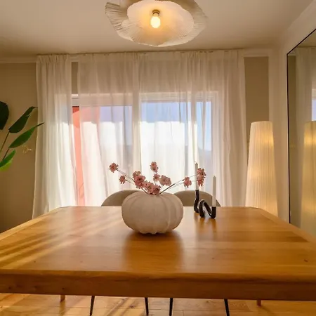 Charming Charlie Apartment