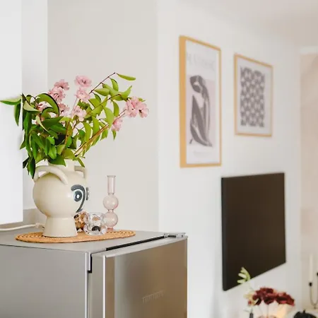 Charming Charlie Metkovic